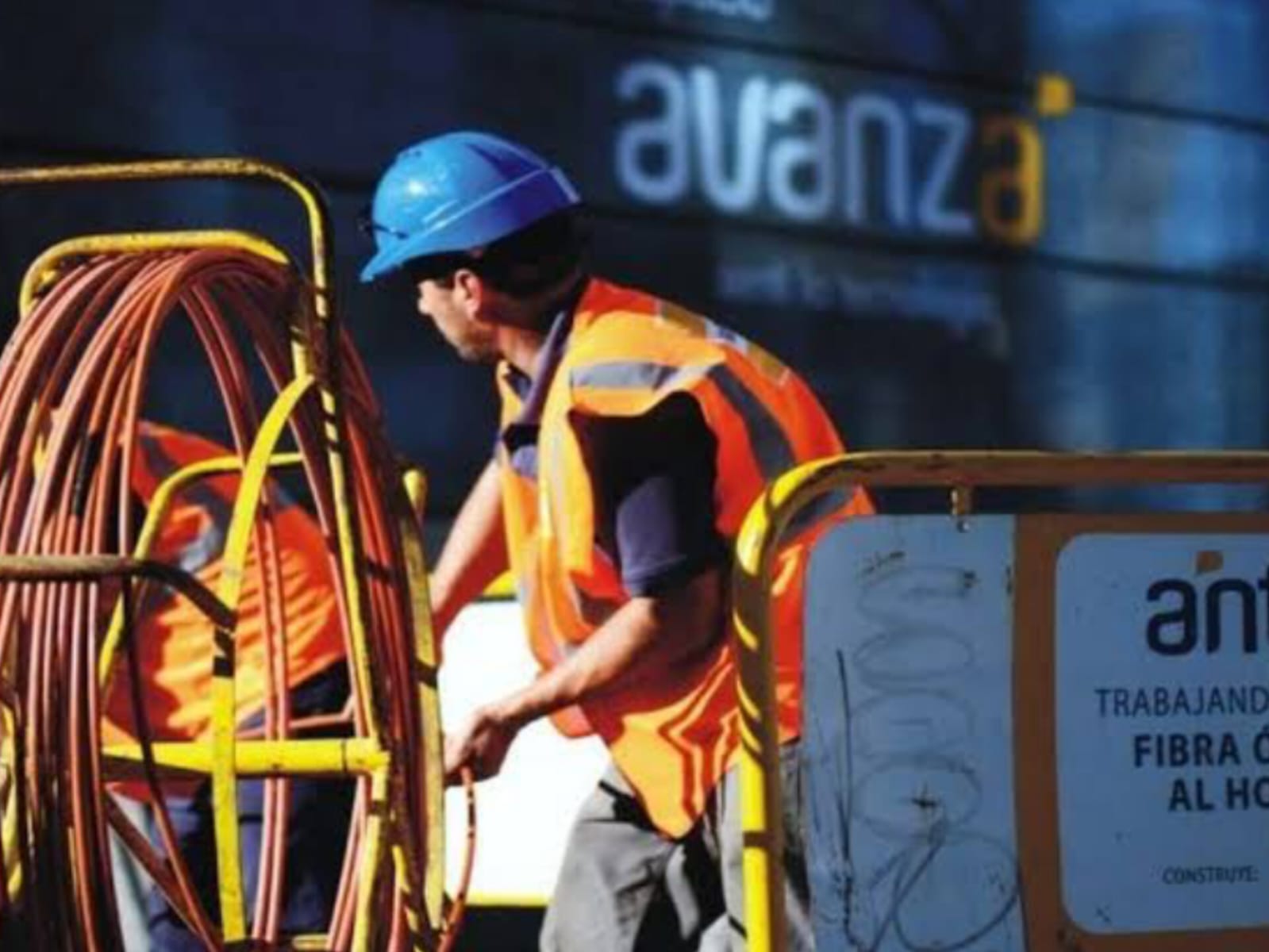 Antel prevé completar instalación de fibra óptica en todas las localidades de más de 500 habitantes a finales de 2026